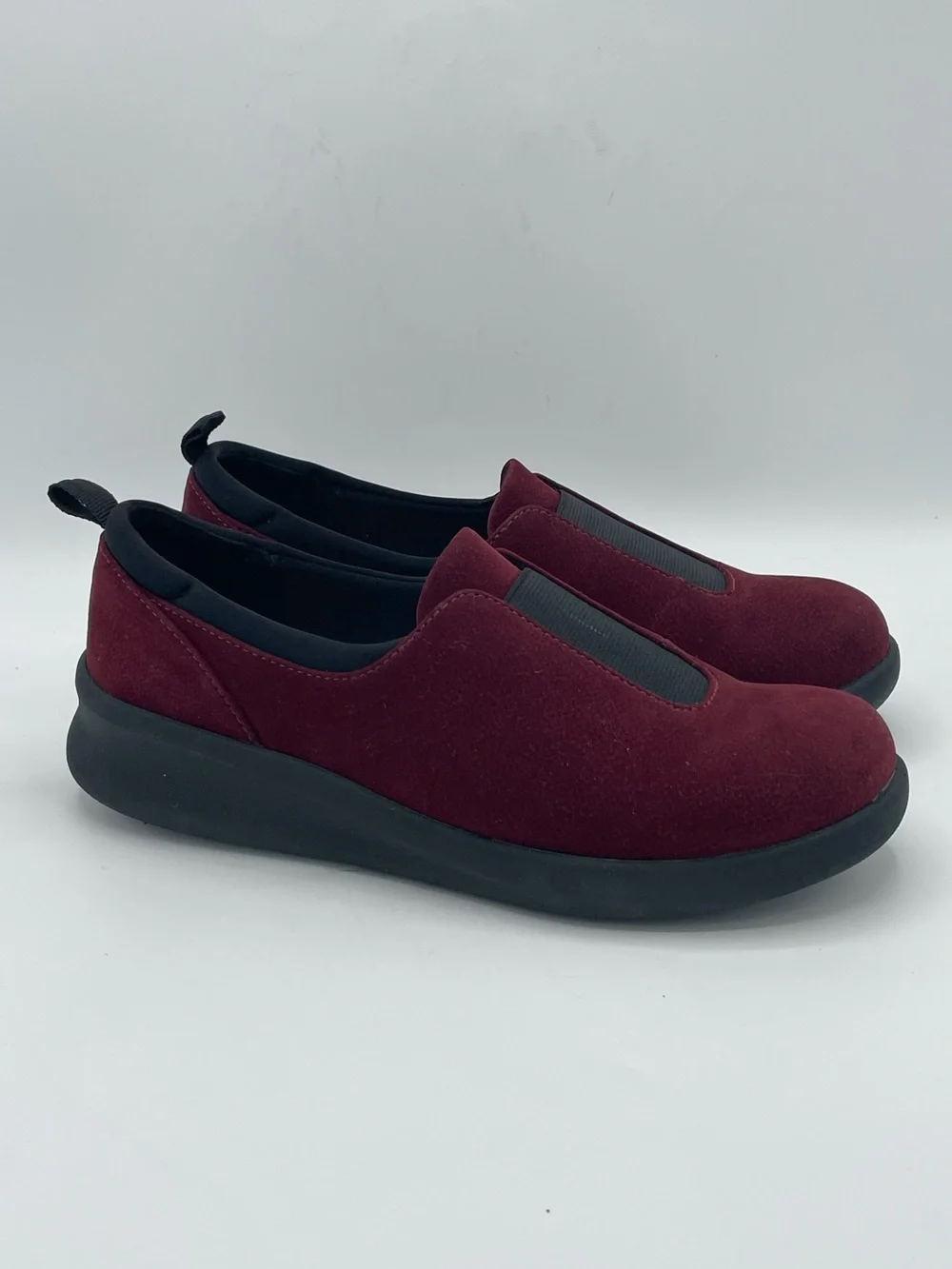 Clarks Cloudsteppers Sullivan Casual Slip-On Suede Sneakers in Burgundy